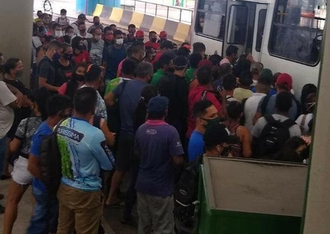 Terminal 3 registra aglomeração de pessoas nesta sexta-feira em Manaus 