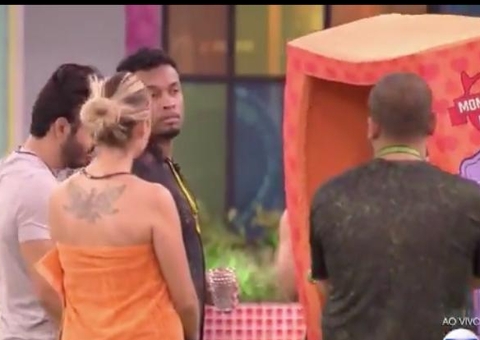 BBB21: Brother atende último Big Fone salva mais um do paredão