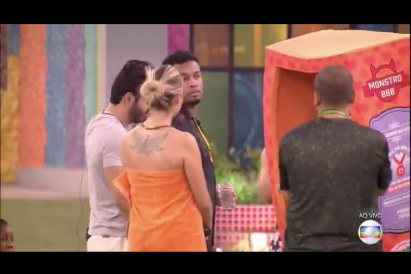 BBB21: Brother atende último Big Fone salva mais um do paredão