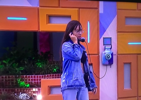 Thaís atende 3º Big Fone; veja quem está no paredão