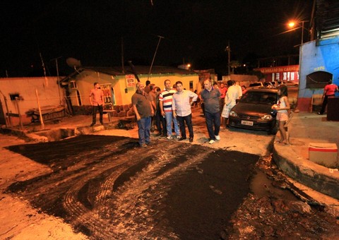 Prefeito acompanha obras de recuperação das vias