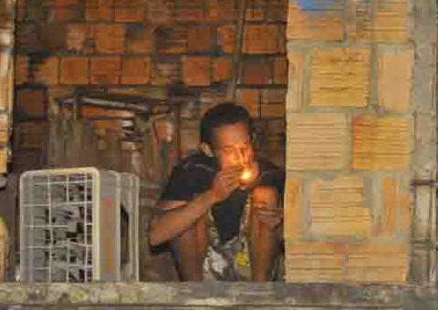 Cidade  tem "centro" de consumo de drogas na Manaus Moderna 