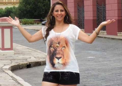 Cantora amazonense lança música de motivação à Seleção Brasileira para a Copa de 2014