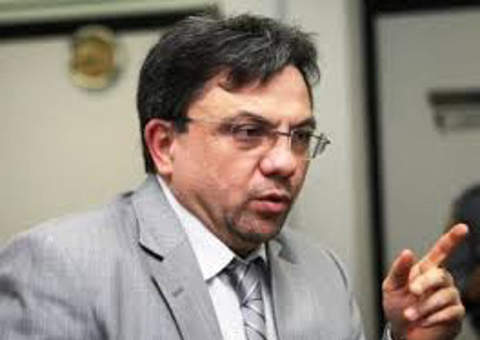 Juiz decide não decretar prisão  da mãe que degolou filha  