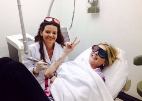 Bárbara Evans entrou em depressão após ouvir as criticas sobre sua Tatuagem