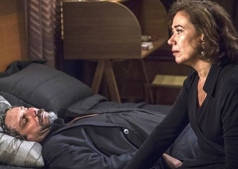 Império: Maria Marta arromba túmulo de Zé Alfredo na calada da noite 