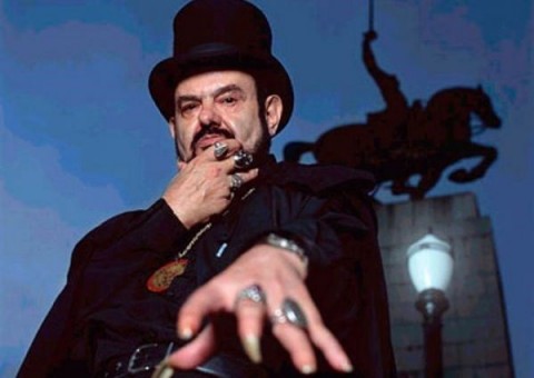 Zé do Caixão tem infarto após cirurgia