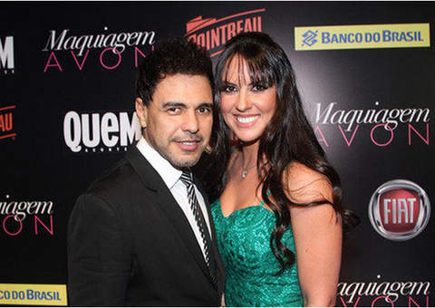 Zezé Di Camargo discute com internauatas para defender a namorada