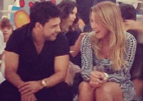 Zezé Di Camargo e Zilu dormem juntos após festas de família