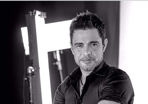 Zezé Di Camargo xinga internautas e volta a causar polêmica 