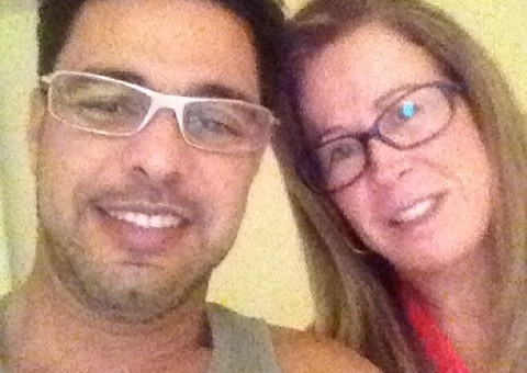 Zezé Di Camargo deixa a namorada para passar Natal com Zilu e as filhas