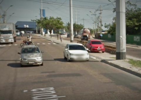 Mulher de 35 anos é atropelada por micro-ônibus e morre; motorista é procurado