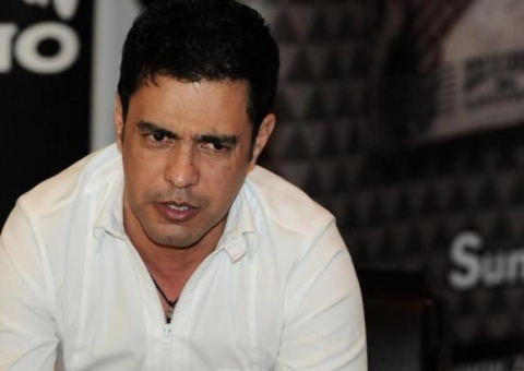 Zezé diz que "mulher feia merece ser traída" foi apenas brincadeira